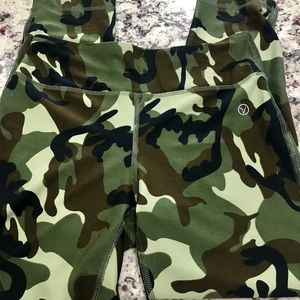 YOGO camo leggings